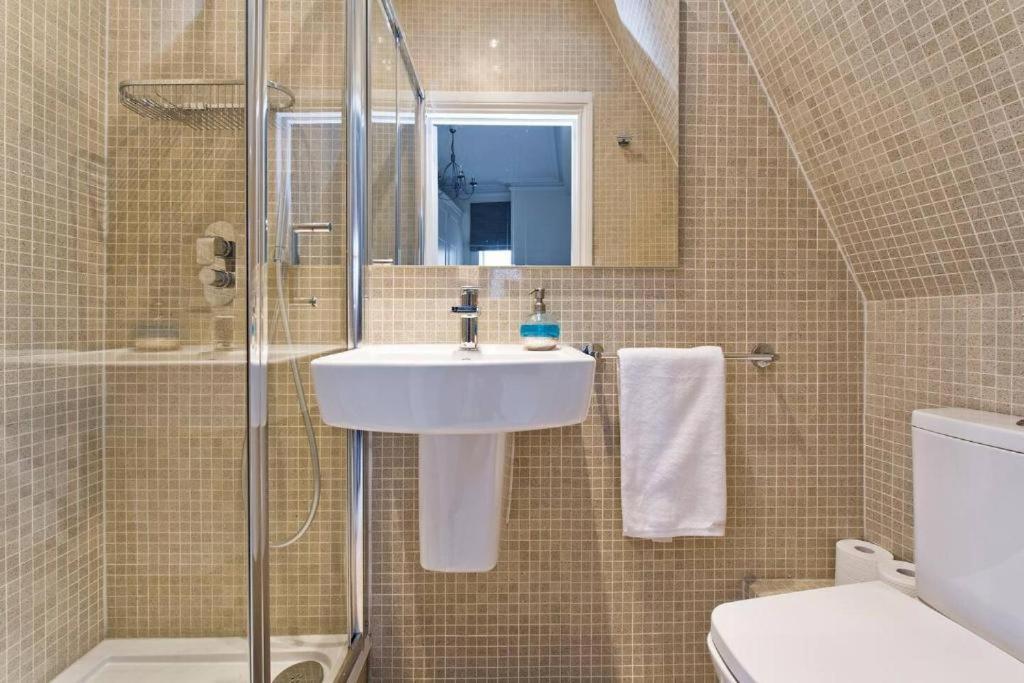 Stylish London Getaway In The Heart Of The City Екстериор снимка